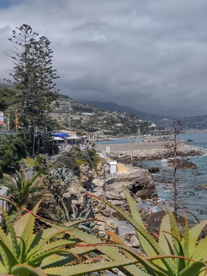 Bungalow Sixdays 2 Camporosso  Bagian luar foto